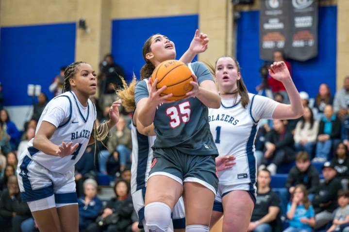 Mater Dei basketball forward Kaeli Wynn commits to South Carolina