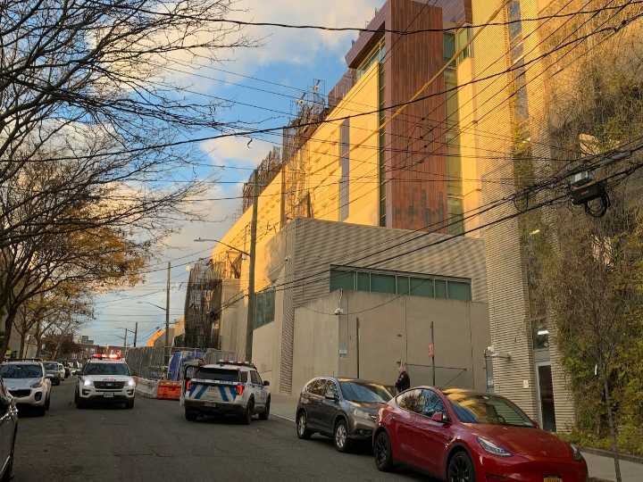 NYPD responds to shots fired near Staten Island Courthouse