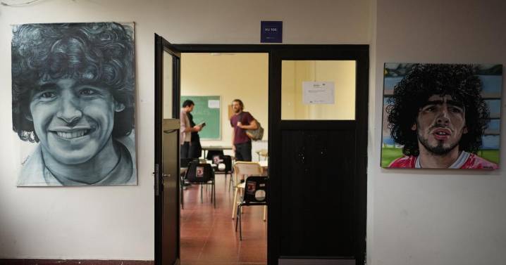 Fans chant 'Diego' as Buenos Aires university hosts first Maradona congress