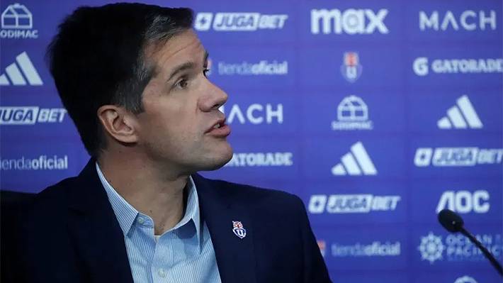 Lo trató de "payaso", "títere" y hasta "inepto": Ex figura de la U sorprende y destroza a Michael Clark