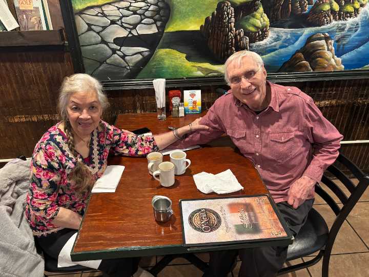 Veterans share stories, gratitude over free lunch at Staten Island eatery