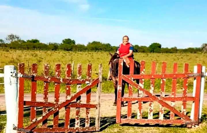 Entrerriana se jubiló como cocinera: viajó durante 32 años a caballo para trabajar en comedor escolar