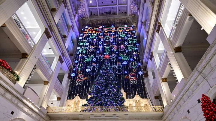 Wanamaker Light Show y Dickens Village regresan a Filadelfia