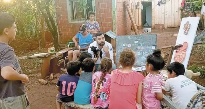 Caminos de Tiza lleva alfabetización y prevención a barrios y parajes
