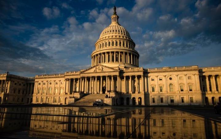 Las negociaciones para abrir el Gobierno de EEUU siguen encalladas y lo abocan al día 40