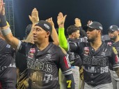 Rally de seis carreras permitió la victoria del Caracas