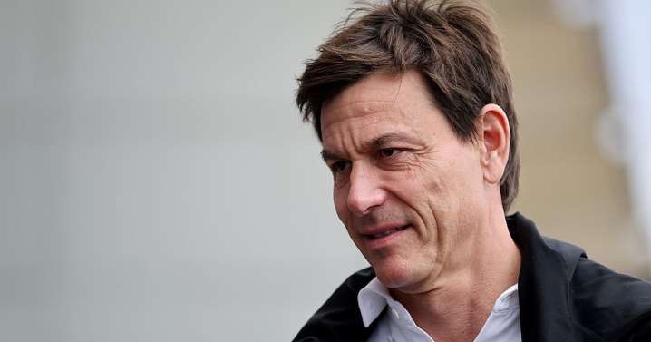 Wolff has no plans to sell additional stake in Mercedes