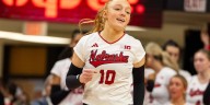 Nebraska volleyball team extends streaks in sweep of Oregon
