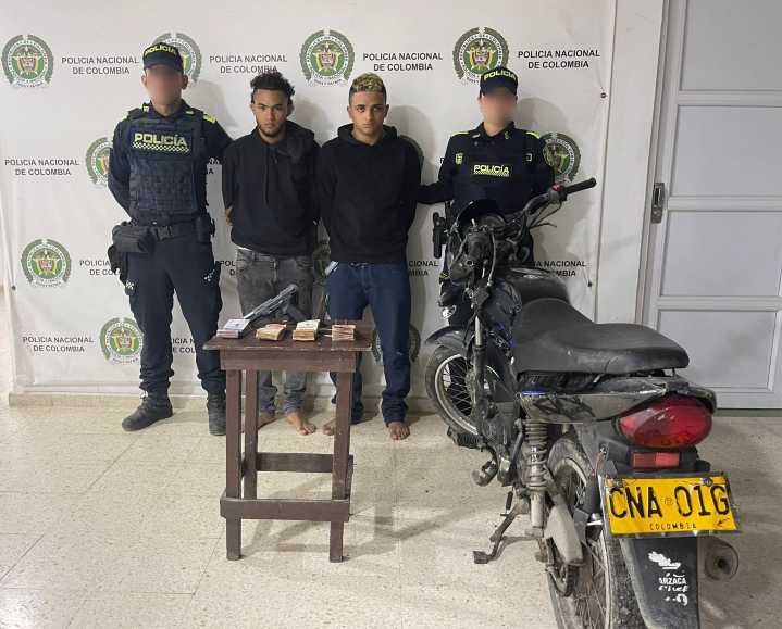 Capturan a dos presuntos ladrones tras persecución policial