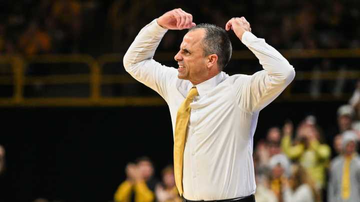 Leistikow: Ben McCollum's golden debut at Iowa a crucial first step