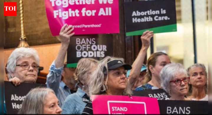 Bill that could imprison people who get abortions stalls; lawmakers split
