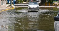 En fotos | Calles inundadas y un llamado de emergencia, cómo se vivió el temporal de lluvia y granizo en Río Negro