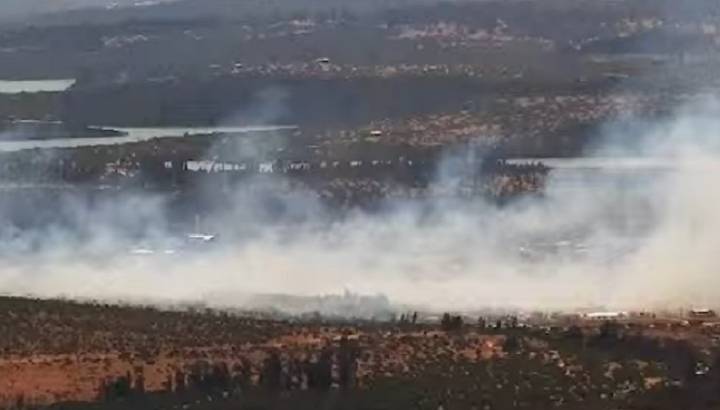 Declaran Alerta Roja y solicitan evacuar los sectores Borriqueros y Queronque en Limache por incendio forestal