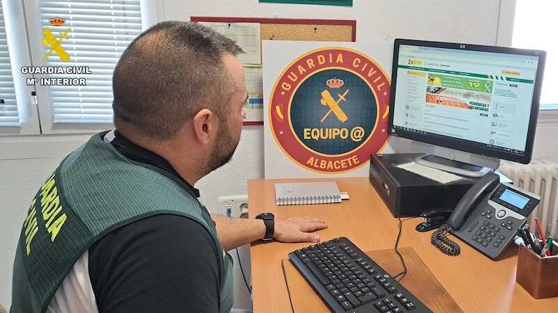 Detenido por hacerse pasar por un proveedor y estafar 5.200 euros a empresario