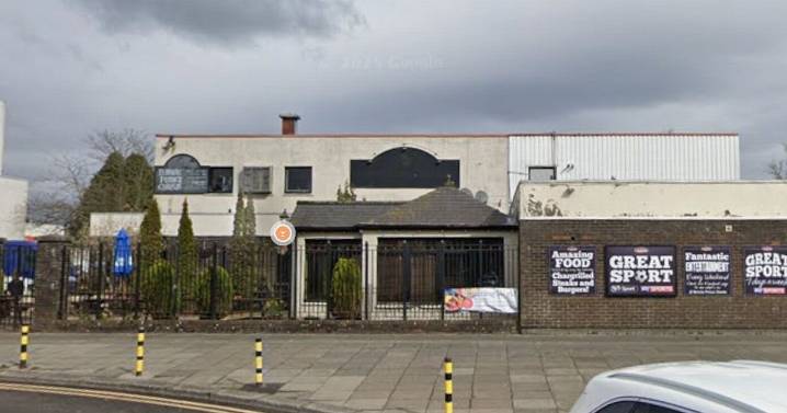 Man 'covered in blood' outside Lanarkshire pub after being beaten up by thug