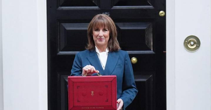 Watchdog urged to investigate pre-Budget briefing over deficit claims