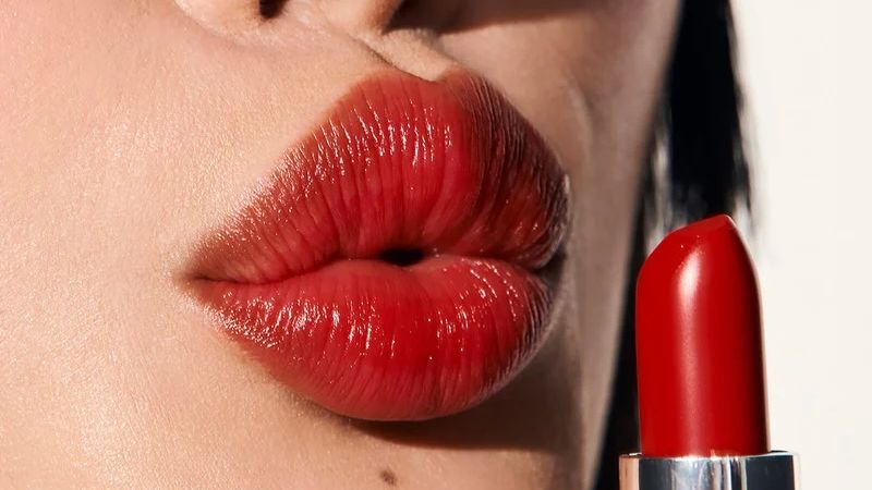 4 French Lipstick Tricks That Embody the Less
