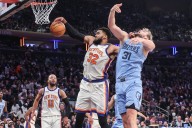 Deadspin | NBA roundup: Knicks hit 130 points for 3rd straight game