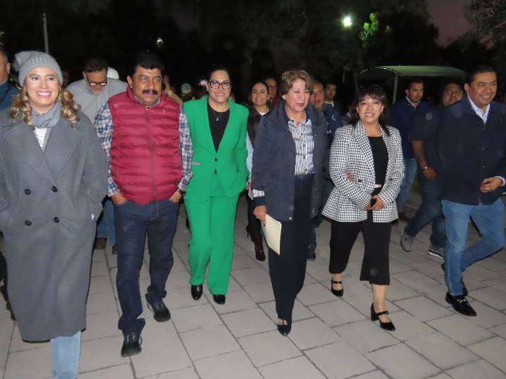 Delfina Gómez da banderazo de inicio a obra de teatro al aire libre en Texcoco