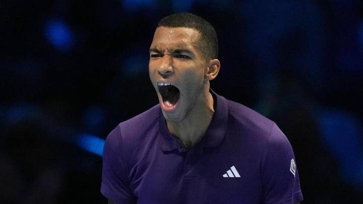Felix survives Shelton barrage to break ATP Finals duck