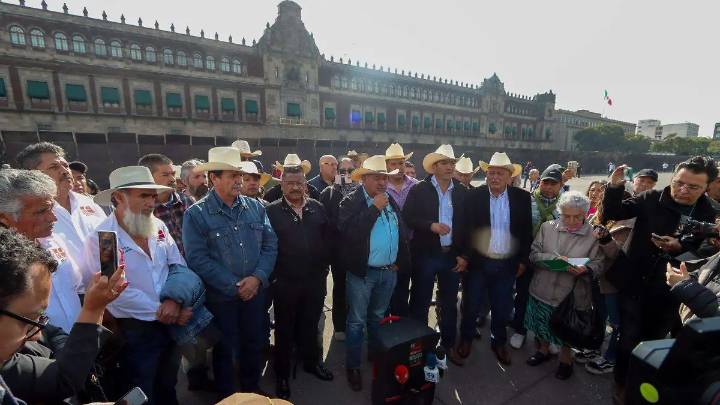 Segob y Agricultura instan al diálogo a campesinos y transportistas para evitar bloqueos