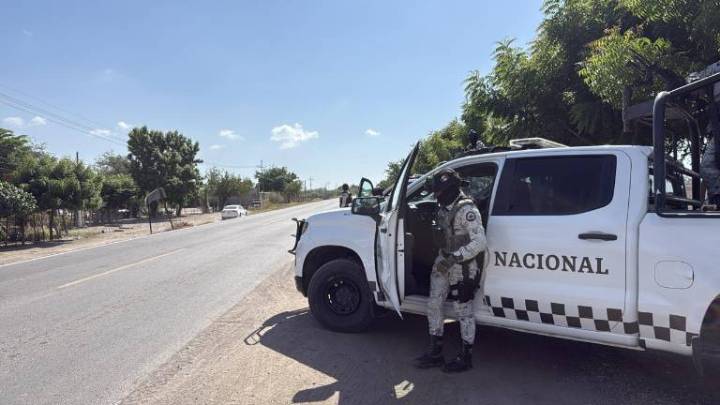 Despliegan operativo tras bloqueo y balacera por carretera ‘La 50’, en Navolato