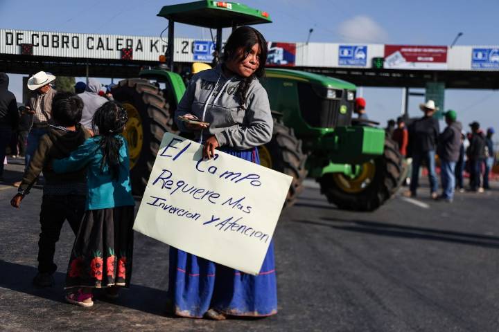 Los campesinos convocan a un cierre de carreteras y aduanas para presionar al Gobierno por la ley de aguas