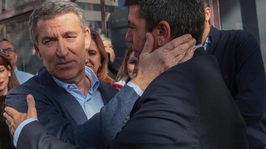 Feijóo reivindica a Mazón como víctima de una “cacería” que le ha dado “una lección” a Sánchez y pide a Vox que “facilite” el sustituto