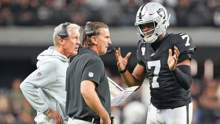 Geno Smith apologizes to Raiders fans for flipping them off after Browns game