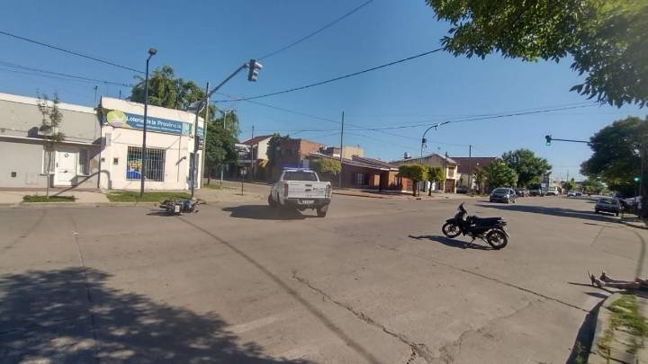 Choque de dos motos en Avellaneda y Pinto
