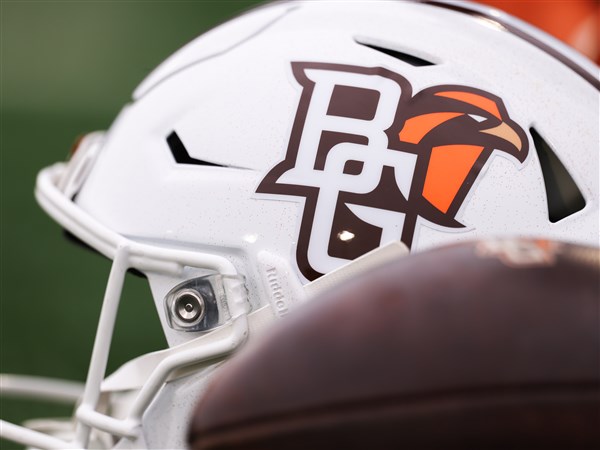 Bowling Green ends season on high note with rout of UMass