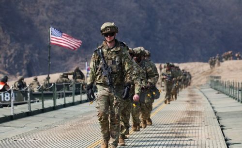 Trump anuncia operaciones en tierra para detener "narcotraficantes"