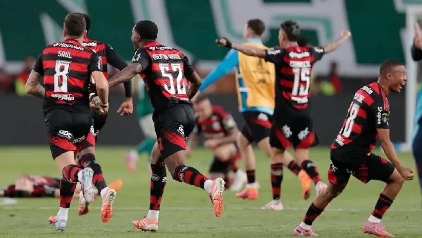 Estallaron de alegría: el gran festejo de Flamengo tras ganar la Copa Libertadores 2025 [FOTOS]