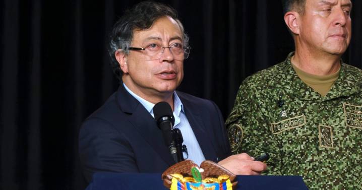 Petro tacha de "falsos" informes sobre presuntas infiltraciones de disidencias en el Ejército