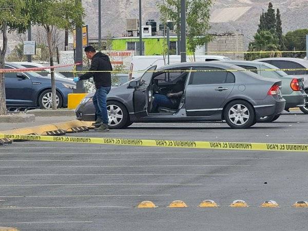 Encuentran cadáver dentro de vehículo en Smart La Villita