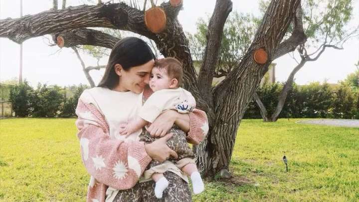 Ana Brenda Contreras presume nueva foto junto a su hija Aria
