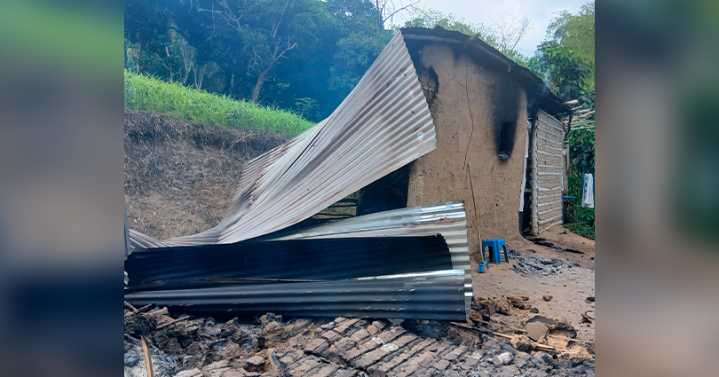 Adulta mayor habría sido sacada a la fuerza de su vivienda, la cual luego fue incendiada