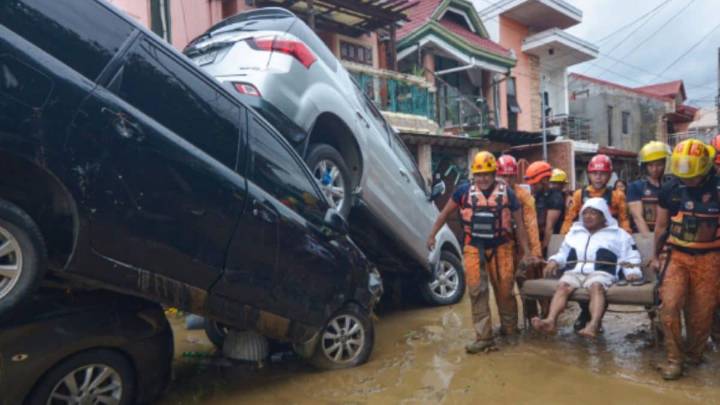 Death Toll Reaches 40 As Typhoon Kalmaegi Hits Philippines, Rescue Ops Underway