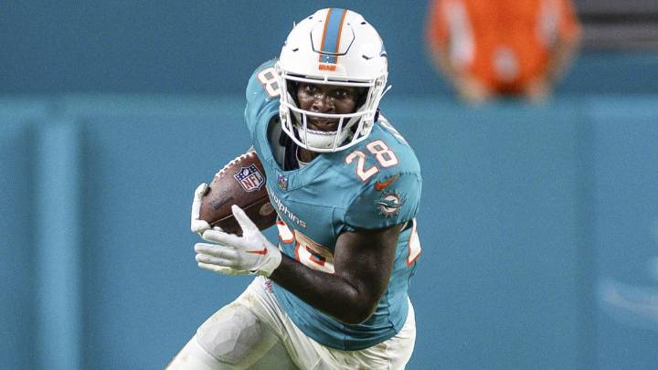 De’Von Achane Clears Stance on His Dolphins Situation Following Serious Trade Interest De'Von Achane addresses trade rumors after Miami’s big win, making his stance clear on staying with the Dolphins 
