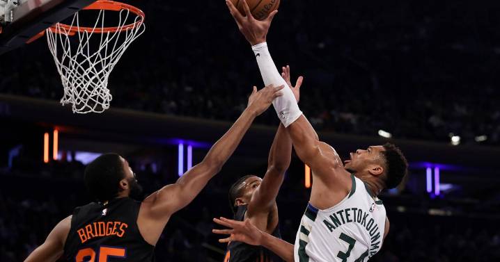 Knicks fend off Bucks, advance in NBA Cup