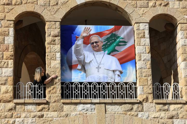 Pope Leo arrives in Turkey on closely watched first overseas trip