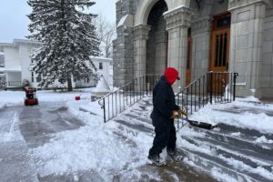 Cross-country winter storm disrupts post-Thanksgiving travel in the Midwest