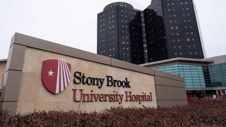 Stony Brook, Northwell Health top list of award winners in 2026 Healthgrades specialty treatment rankings