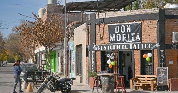 Fernández Oro flexibiliza el horario de cierre de comercios pensando en el verano