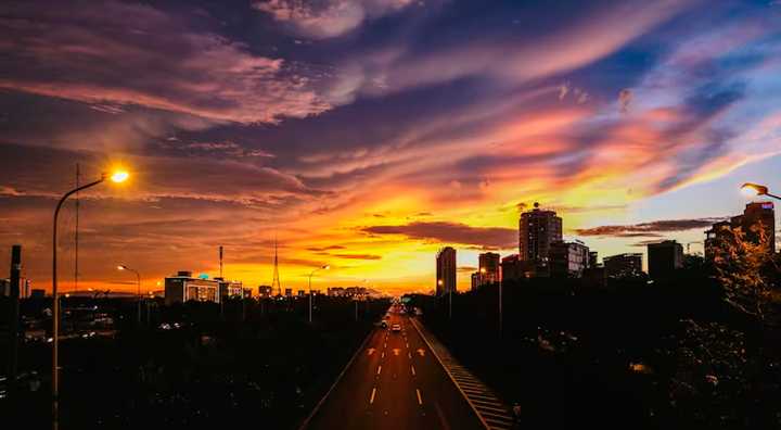 Senamhi lanza alerta naranja por la llegada de peligrosos fenómenos que amenazan a 6 regiones del Perú hasta el 8 de noviembre