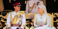 La princesa Anisha Rosnah de Brunei le copia a la reina Letizia su vestido más favorecedor de Victoria Beckham