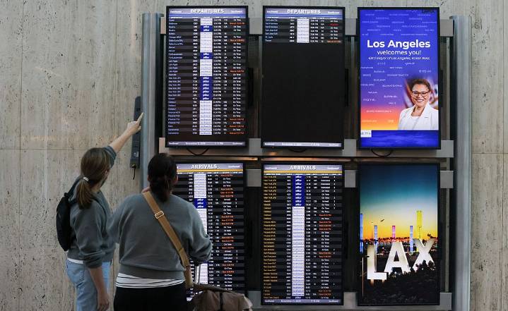 Flight Cuts to Hit 40 Busiest U.S. Airports Due to Government Shutdown