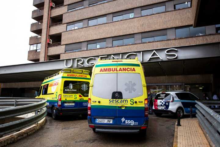 El vuelco de una furgoneta se salda con tres personas heridas