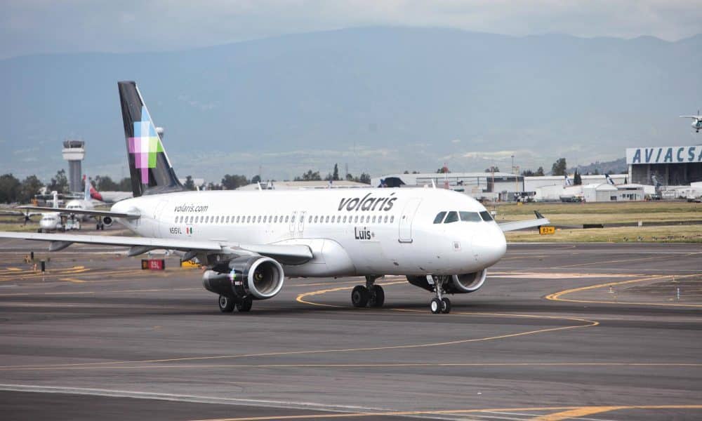 Pilotos mexicanos acusan que permiso a pilotos extranjeros en Volaris es inconstitucional