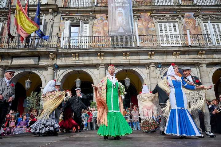 Procesiones, gaitas y chotis: así vivirá Madrid las fiestas de la Virgen de la Almudena 2025